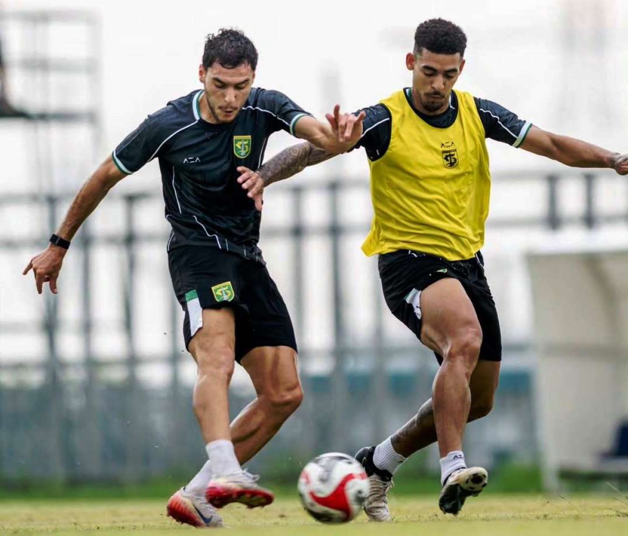 Bursa Masih Panas, Bernardo Tavares Pilih Diam; Ada Kejutan Baru di Persebaya?