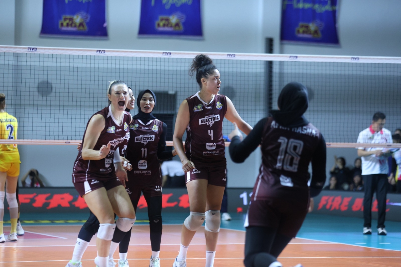 Kegembiraan tim voli putri Jakarta Electric PLN Mobile memastikan tiket terakhir ke babak final four Proliga 2026. (Proliga)